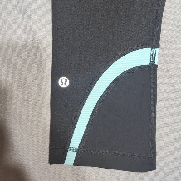 Lululemon Run Inspire Crop II pants women's sz 8 Black / Tonka Stripe Angle Blue - Picture 5 of 14